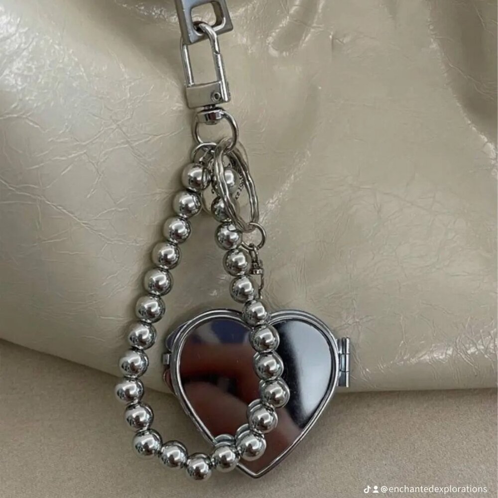 Metal Key Chain with Heart-Shaped Mirror – Bag Pendant Purse Charm